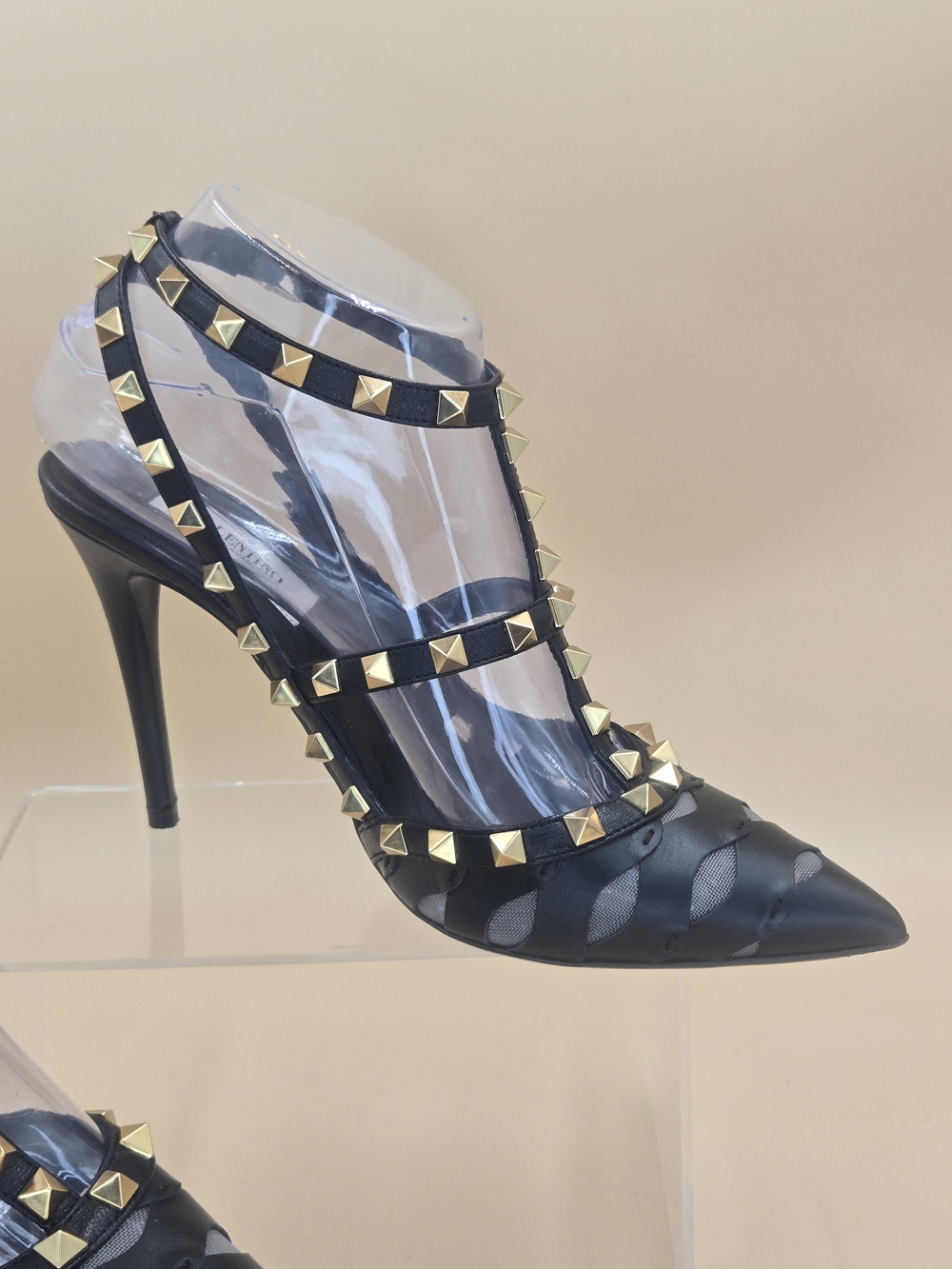 Valentino Garavani Rockstud Cutout Black Leather T-Strap Stilettos Size 6.5 - Picture 6 of 16